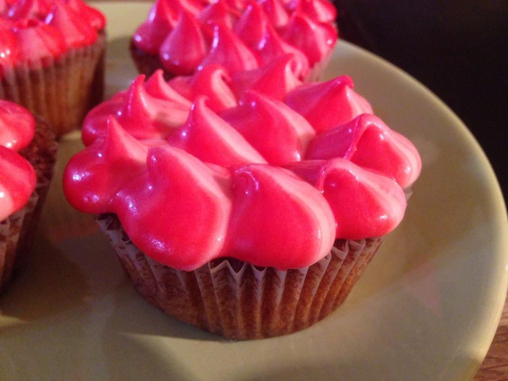  Cupcake with red fruits 